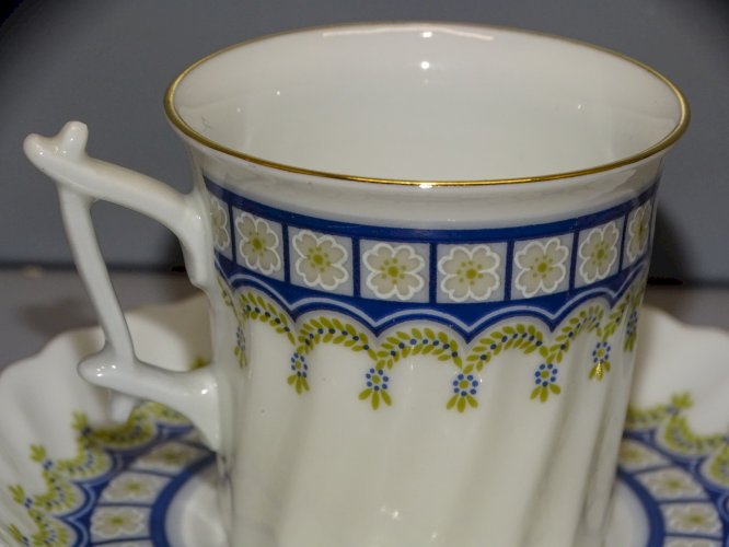 -2 SUPERBES PETITES TASSES & LEURS SOUCOUPES PORCELAINE HARTPORZELAN GERMANY   D