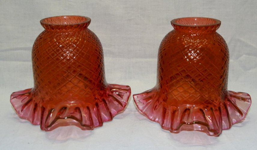 - 2 SUPERBES TULIPES EN VERRE ROUGE POUR LAMPE A POSER OU LUSTRE déco   D