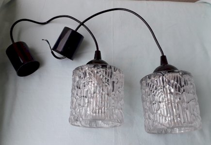 2 suspensions en verre holophane