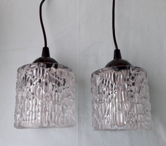 2 suspensions en verre holophane