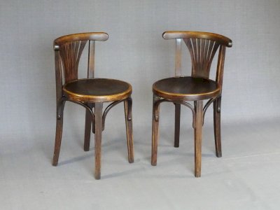 2 Thonet bistro stools/chairs with palmette circa 1925 (off catalog)