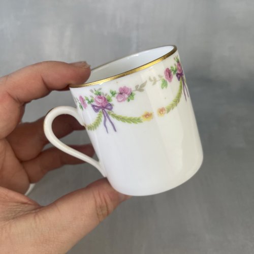 2 tasse à café moka porcelaine de Limoges, Raynaud ? décor guirlandes et fleurs