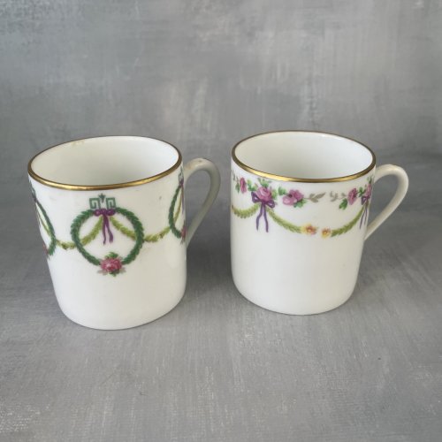 2 tasse à café moka porcelaine de Limoges, Raynaud ? décor guirlandes et fleurs