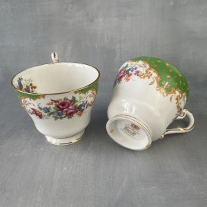2 tasse à thé porcelaine anglaise Majesty the queen PARAGON Rockingham (vert)