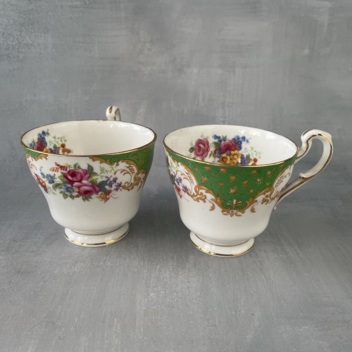 2 tasse à thé porcelaine anglaise Majesty the queen PARAGON Rockingham (vert)