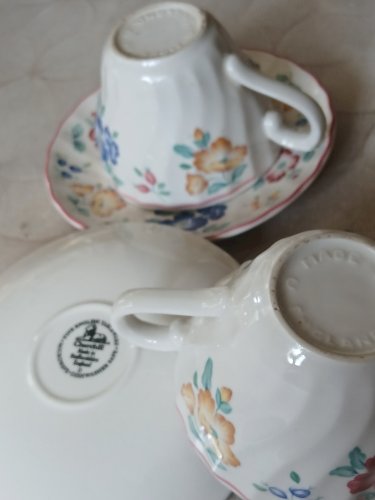 2 tasses à thé avec soucoupe Made in England