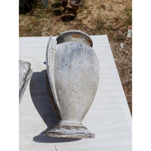 2 Vases en Fonte 1900 : Charleville - Mézières
