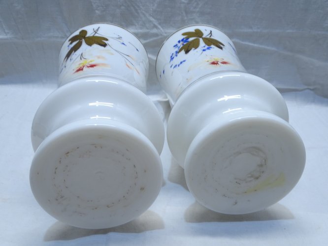-2 VASES OPALINE de CRISTAL XIXe décor FLORAL PEINT  AVEC USURES  COLLECTION  D