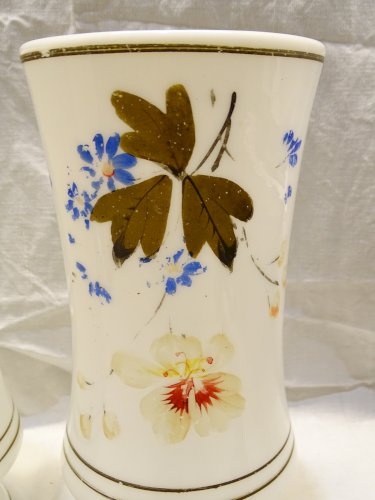 -2 VASES OPALINE de CRISTAL XIXe décor FLORAL PEINT  AVEC USURES  COLLECTION  D