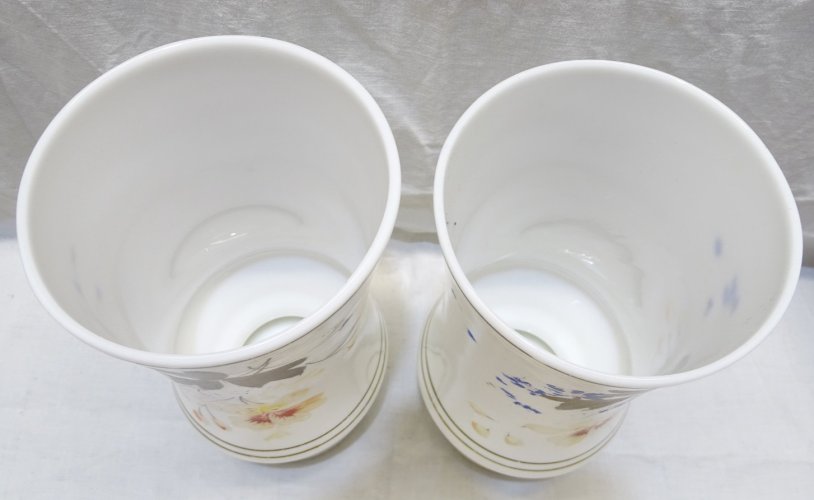 -2 VASES OPALINE de CRISTAL XIXe décor FLORAL PEINT  AVEC USURES  COLLECTION  D