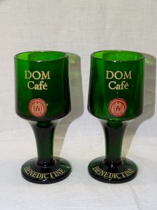 -2 FOOTED GLASSES GREEN GLASS DOM CAFE BENEDICTINE BISTRO DISPLAY COLLECTION D