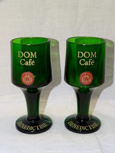 -2 VERRES A PIED VERRE VERT DOM CAFE BENEDICTINE COLLECTION VITRINE BISTROT    D