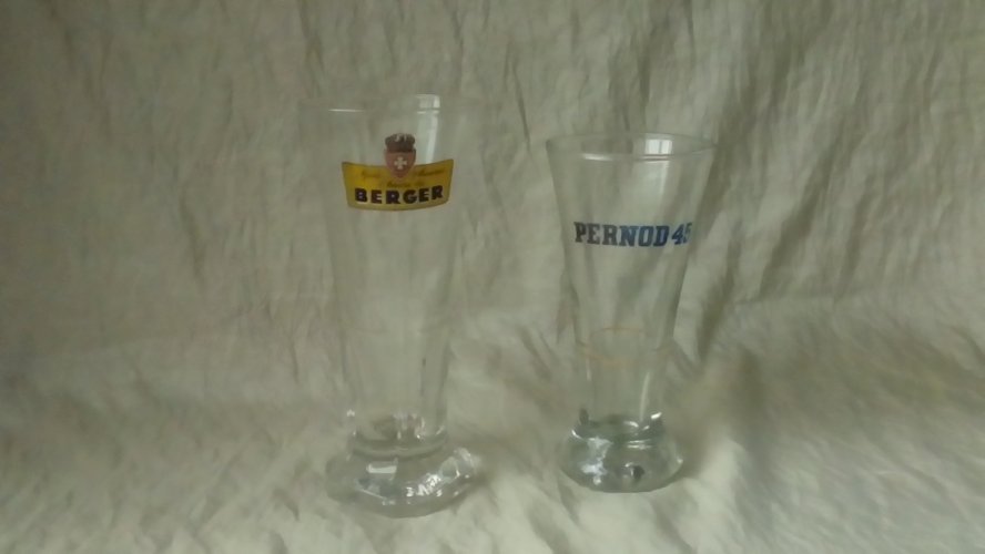 2 VERRES ANCIENS PUBLICITAIRE BERGER ET PERNOD 45 BISTROT *