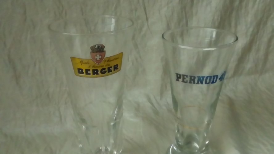 2 VERRES ANCIENS PUBLICITAIRE BERGER ET PERNOD 45 BISTROT *