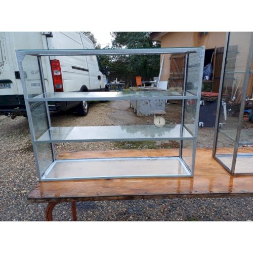 2 Vitrines Industrielles en Fer Et Verre