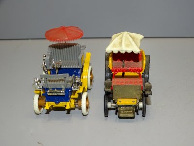 - 2 MINIATURE CARS GIFT MOBIL MODELS ROCHET SCHNEIDER RAMI COLLECTION D