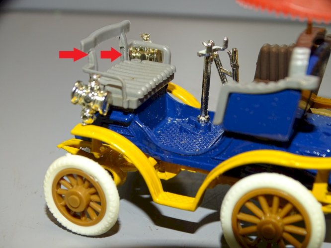 -2 VOITURES MINIATURES CADEAU MOBIL MAQUETTES ROCHET SCHNEIDER RAMI COLLECTION D