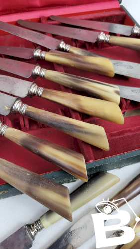 20 couteaux de table lame acier manche corne