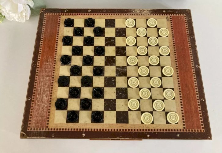 22⚜️ Ancien Jeu de Société Jeu de Petits Chevaux, & Jeu de Dames Garnier Complet