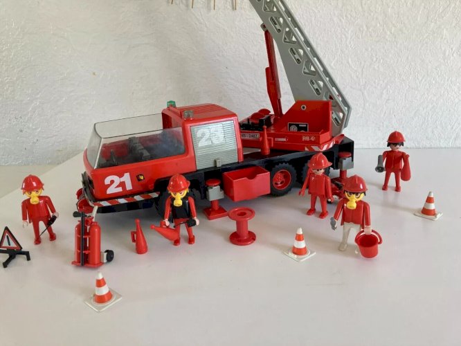 22⚜️ Jouet Camion de Pompier Playmobil Réf 1739 Avec Figurines 1981 Vintage