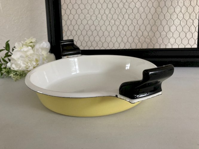 225⚜️ Ancien Plat en Tôle Émaillé Couleur Jaune Diamètre 24 Cm Vintage