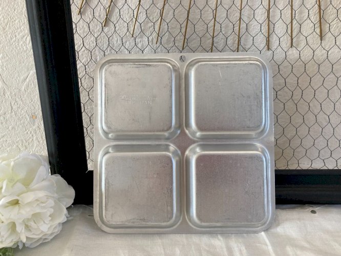 225⚜️ Ancien Plateau Double - Two Pie Pan en Aluminium Mirroware Vintage