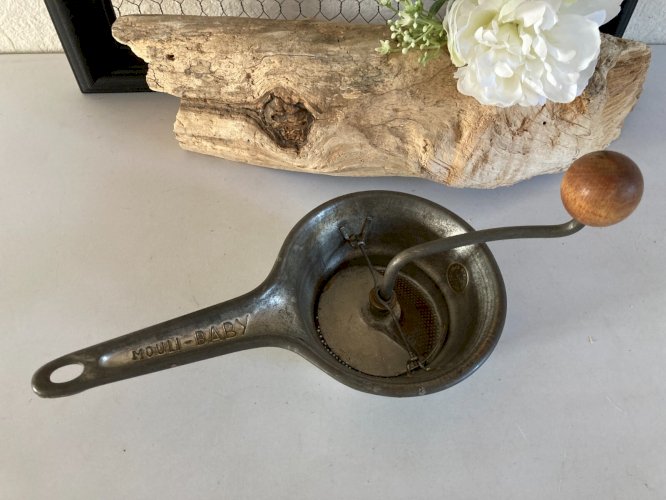 225⚜️ Ancien Ustensile De Cuisine Mouli Baby Brevete SGDG Made In France Vintage