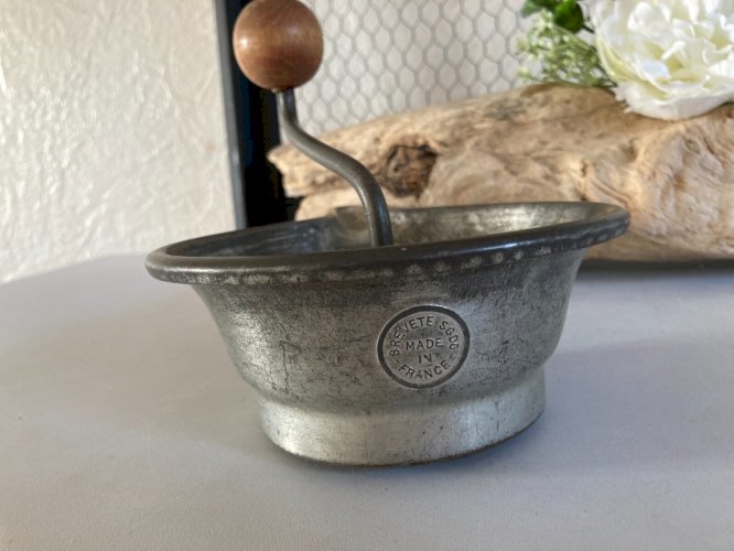 225⚜️ Ancien Ustensile De Cuisine Mouli Baby Brevete SGDG Made In France Vintage