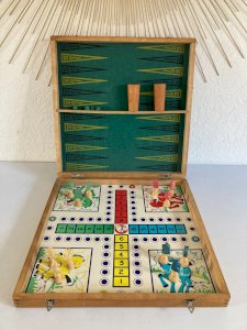 225⚜️ Ancienne Malette de Jeu en Bois Plusieurs Jeux de Société Complet Vintage