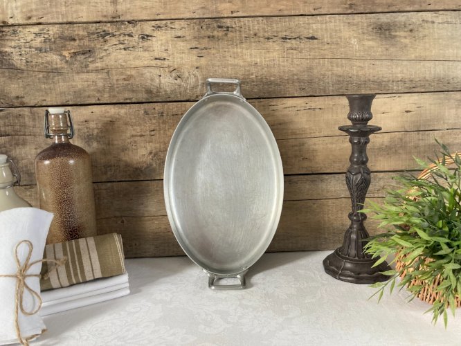 226⚜️ Ancien Plat Ovale Le Trèfle en Aluminium Longueur 35 Cm Vintage