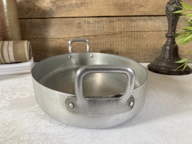 226⚜️ Ancien Plat Ovale Le Trèfle en Aluminium Longueur 35 Cm Vintage