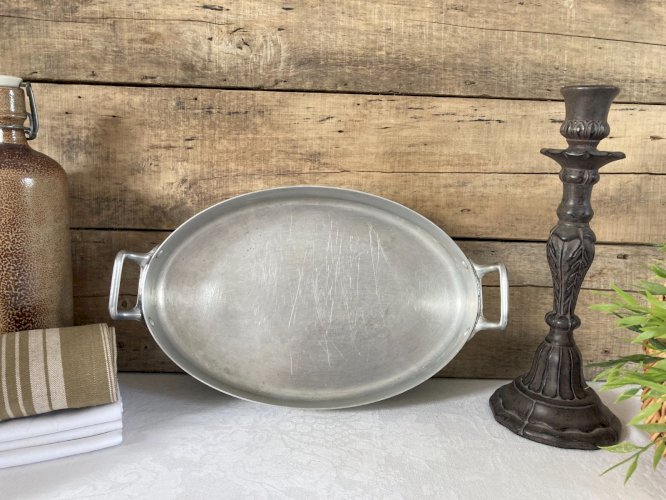226⚜️ Ancien Plat Ovale Le Trèfle en Aluminium Longueur 35 Cm Vintage