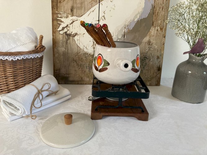 226⚜️ Ancien Service à Fondue Caquelon en Fonte Émaillée Décor Fleurs Vintage