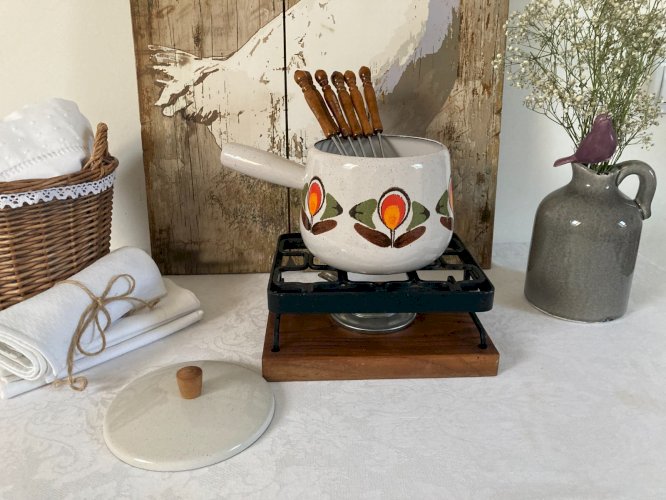 226⚜️ Ancien Service à Fondue Caquelon en Fonte Émaillée Décor Fleurs Vintage