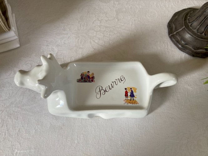 226⚜️ Déco Beurrier en Porcelaine Veritable en Forme de Vache Revol France
