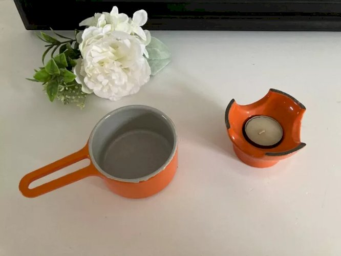 23 ⚜️ Petit Service à Fondue Castirone France Couleur Orange en Fonte Vintage