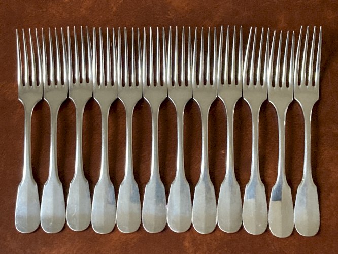 24 couverts - 12 cuillères 12 fourchettes - Christofle - Mess de l'escadron des cent gardes (?)