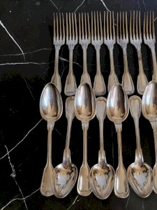 24 silver-plated table covers with net pattern