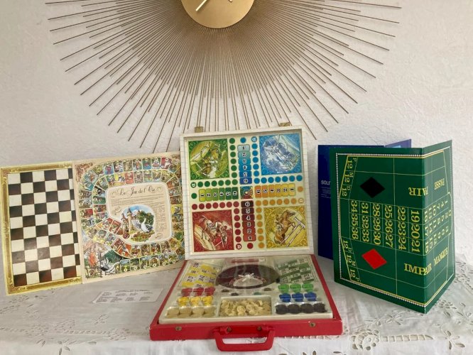 26⚜️ Ancienne Malette de Jeu - Plusieurs Jeux de Société Complet Vintage