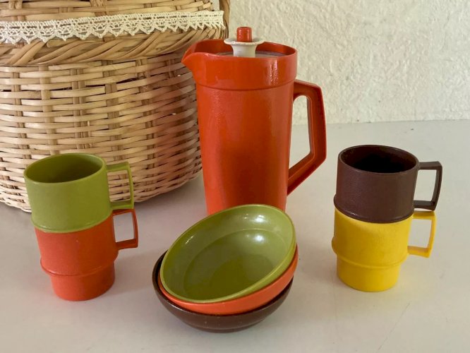 26⚜️Jouet Ancienne Dinette Tupperware Mugs Assiettes Pichet Vintage en Plastique