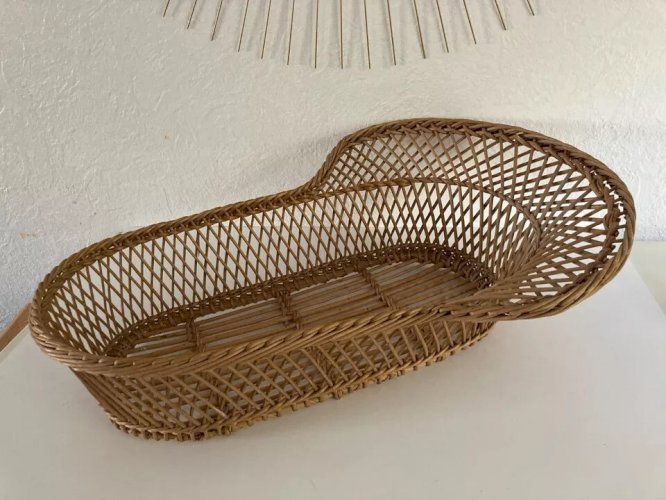 3 ⚜️  Ancien Joli Couffin en osier et Rotin Pour Pèse Bébé Vintage Authentique