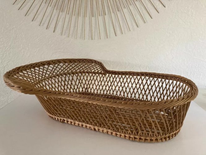 3 ⚜️  Ancien Joli Couffin en osier et Rotin Pour Pèse Bébé Vintage Authentique