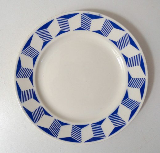 3 anciennes assiettes plates en faïence de Badonviller dépareillées vintage