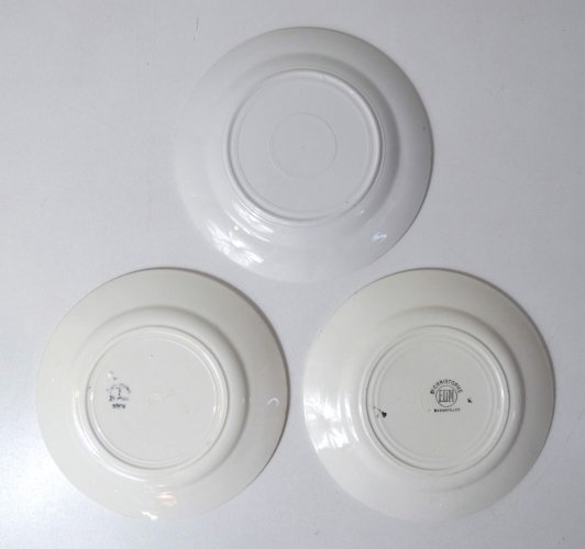 3 anciennes assiettes plates en faïence de Badonviller dépareillées vintage
