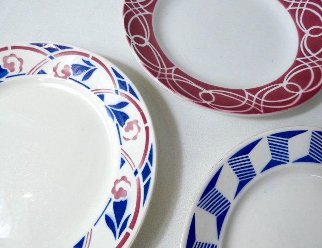 3 anciennes assiettes plates en faïence de Badonviller dépareillées vintage