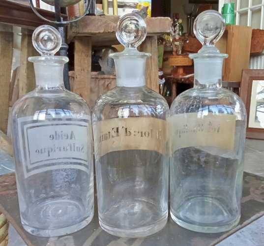 3 Anciens flacons pharmacie apothicaire verre soufflé pharmacy apothecary bottle