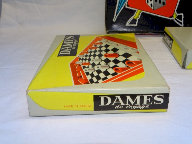 -3 ANCIENS JEUX DE VOYAGE VINTAGE DAMES DOMINOS PETITS CHEVAUX état neuf   D
