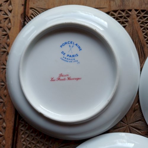 3 assiettes à pain ou autre porcelaine de Paris 