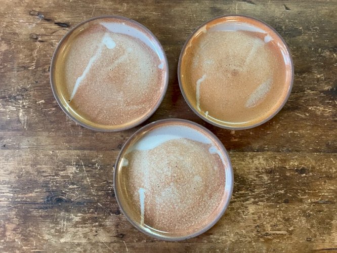 3 assiettes en grès émaillé vintage