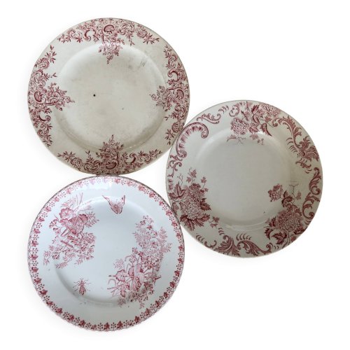 3 assiettes plates antiques dépareillées terre de fer rouge
